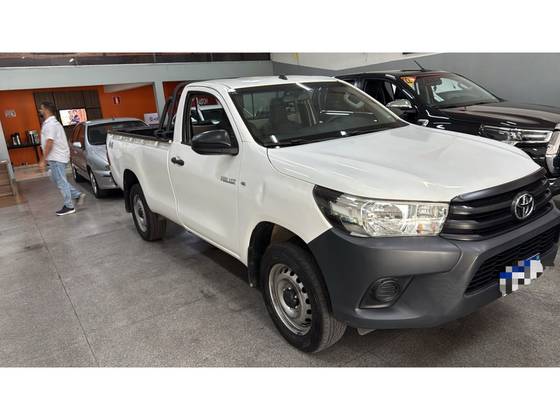 TOYOTA HILUX 2.8 D-4D TURBO DIESEL CS 4X4 MANUAL TOYOTA HILUX 2.8 D-4D TURBO DIESEL CS 4X4 MANUAL
